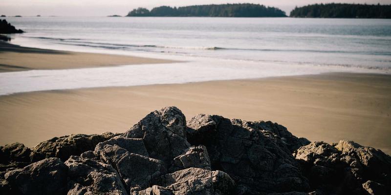 实时天气与精准气象服务：现代渔业与航运安全的生命线