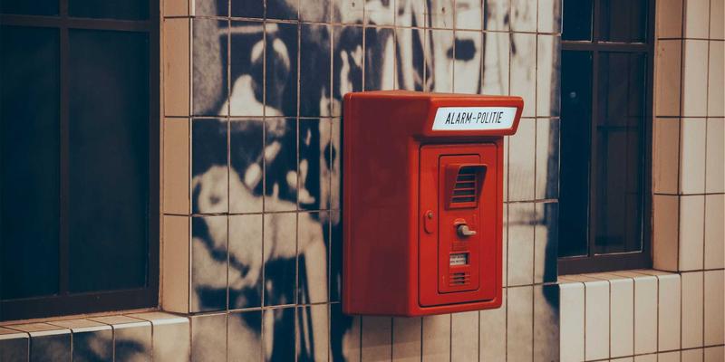 精准预测，智慧调度：如何利用高精度天气预报优化光伏与风力发电